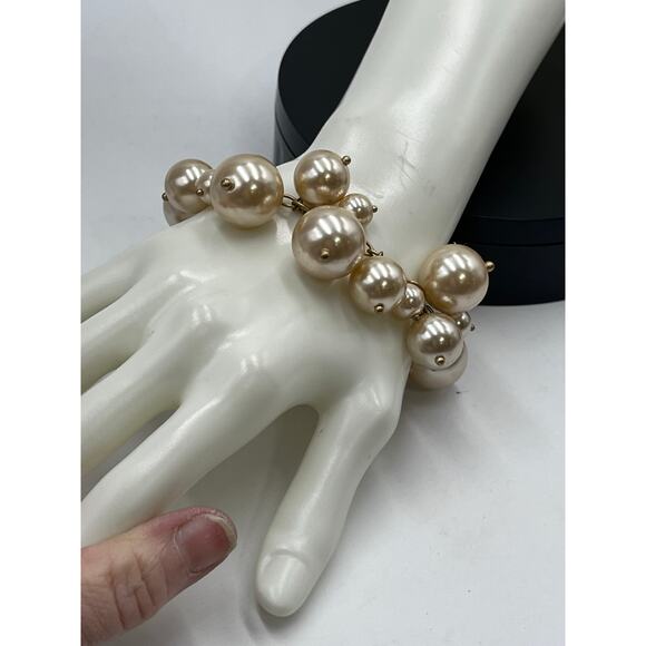 J. Crew Beige Taupe Faux Pearl Cluster Dangle Gold Tone Cha Cha Bracelet - Picture 3 of 7
